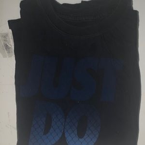 Nike tee used boys